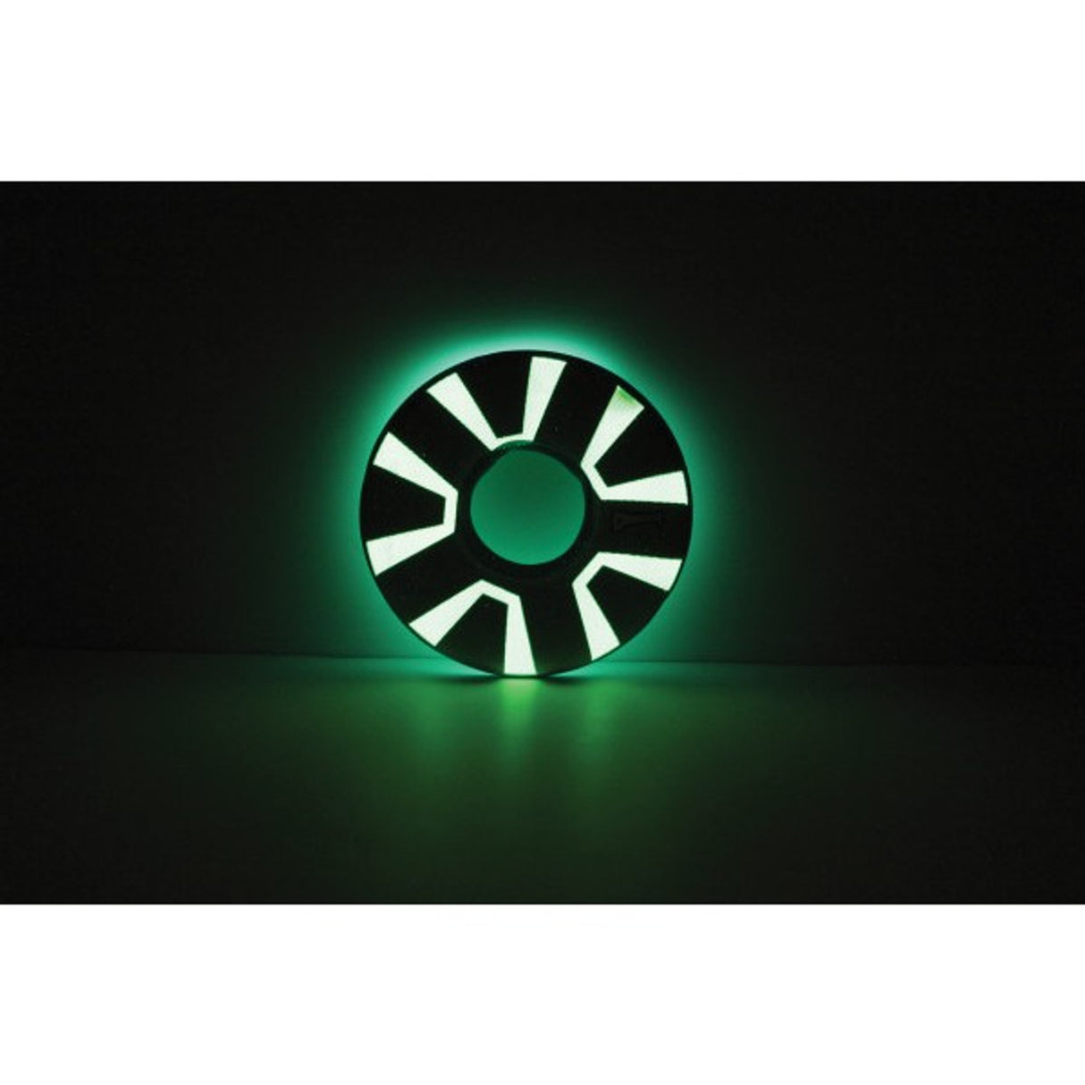 Chuckit Max Glow Zipflight Medium 21cm