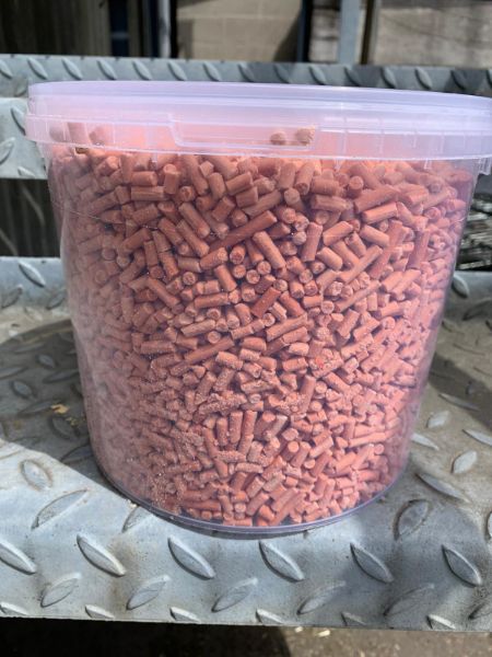 Picture of Rokers Wild Bird Food Tub - Suet Pellets Berry 3.5kg